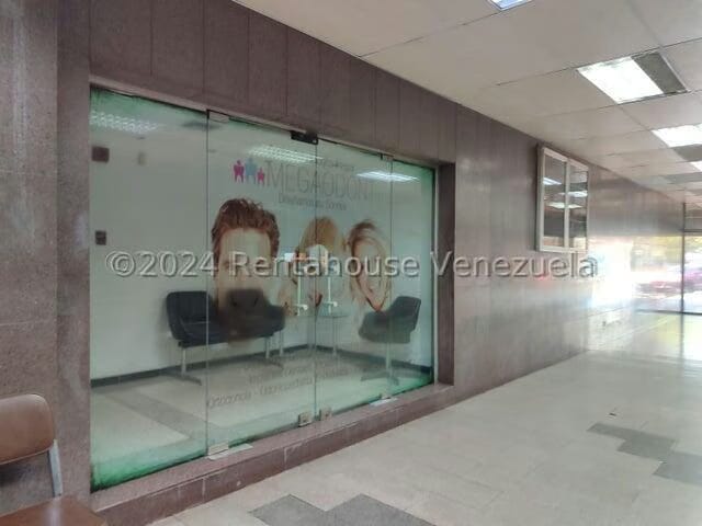 Comercial (Local Comercial) en Venta en Las Acacias, Carabobo - 33