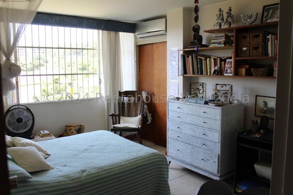 Casa (Duplex) en Venta en Los Palos Grandes, Distrito Metropolitano - 28