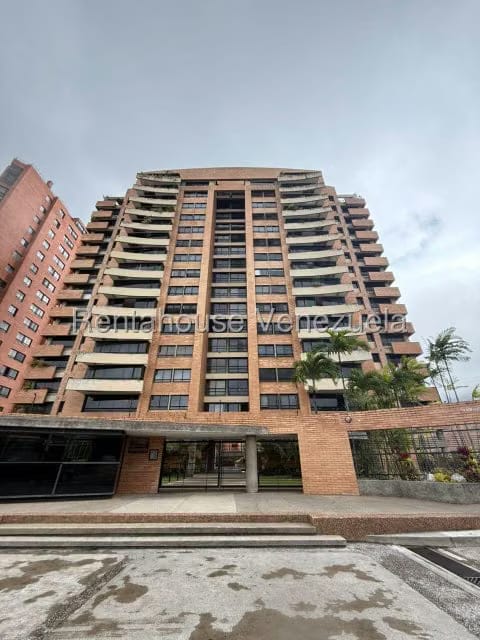 Apartamento (1 Nivel) en Alquiler en Los Dos Caminos, Distrito Metropolitano