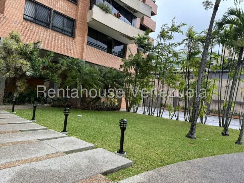 Apartamento (1 Nivel) en Alquiler en Los Dos Caminos, Distrito Metropolitano - 3