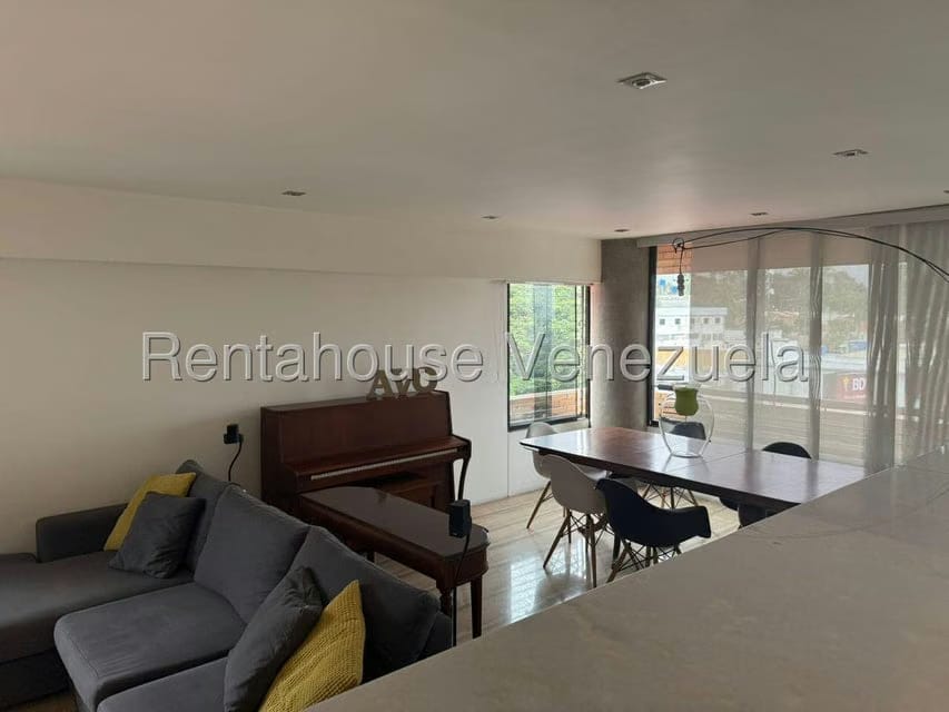Apartamento (1 Nivel) en Alquiler en Los Dos Caminos, Distrito Metropolitano - 5