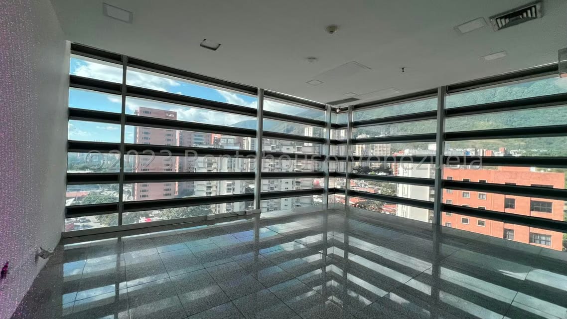 Comercial (Oficina) en Venta en Los Dos Caminos, Distrito Metropolitano - 13