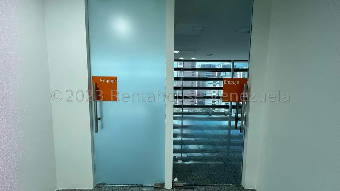Comercial (Oficina) en Venta en Los Dos Caminos, Distrito Metropolitano - 14