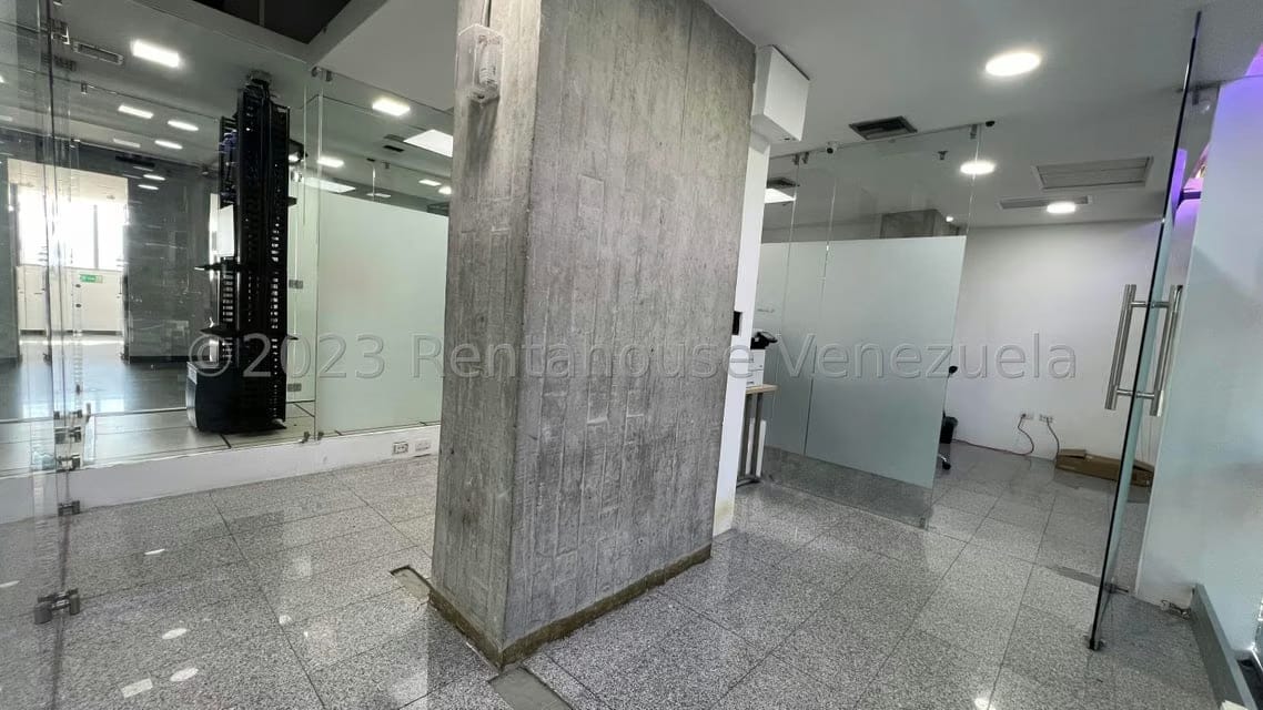 Comercial (Oficina) en Venta en Los Dos Caminos, Distrito Metropolitano - 24