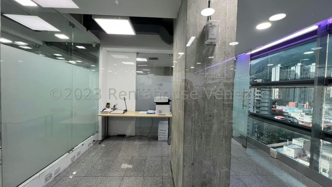 Comercial (Oficina) en Venta en Los Dos Caminos, Distrito Metropolitano - 25