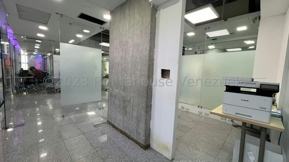 Comercial (Oficina) en Venta en Los Dos Caminos, Distrito Metropolitano - 27