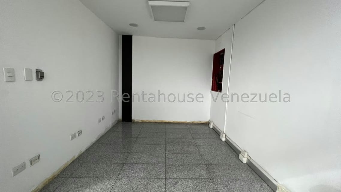 Comercial (Oficina) en Venta en Los Dos Caminos, Distrito Metropolitano - 31