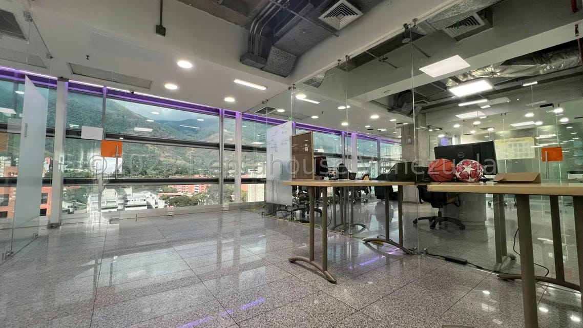 Comercial (Oficina) en Venta en Los Dos Caminos, Distrito Metropolitano - 9