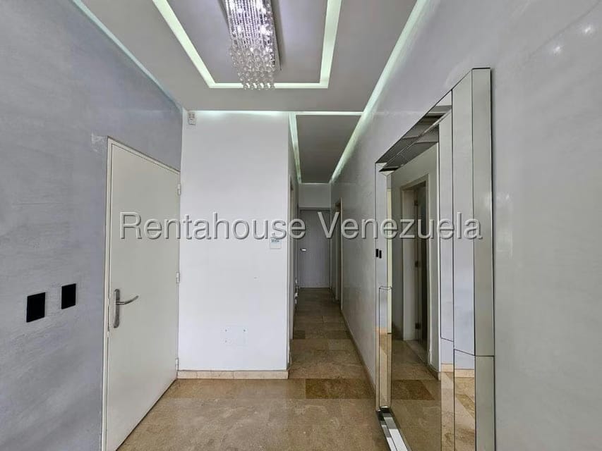 Apartamento (1 Nivel) en Venta en Solar del Hatillo, Distrito Metropolitano - 32