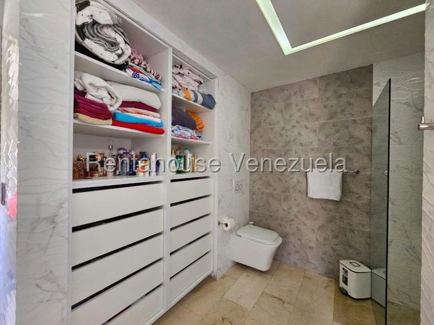 Apartamento (1 Nivel) en Venta en Solar del Hatillo, Distrito Metropolitano - 39