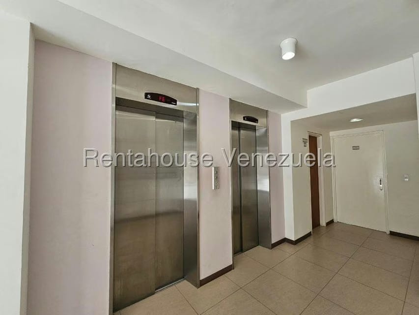Apartamento (1 Nivel) en Venta en Solar del Hatillo, Distrito Metropolitano - 8