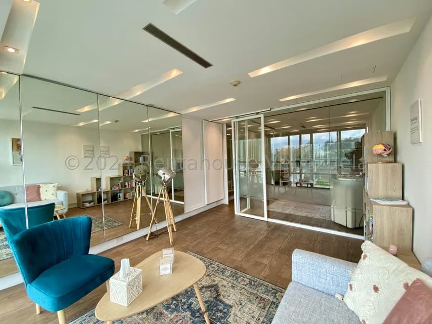 Comercial (Oficina) en Alquiler en Lomas de La Lagunita, Distrito Metropolitano - 15