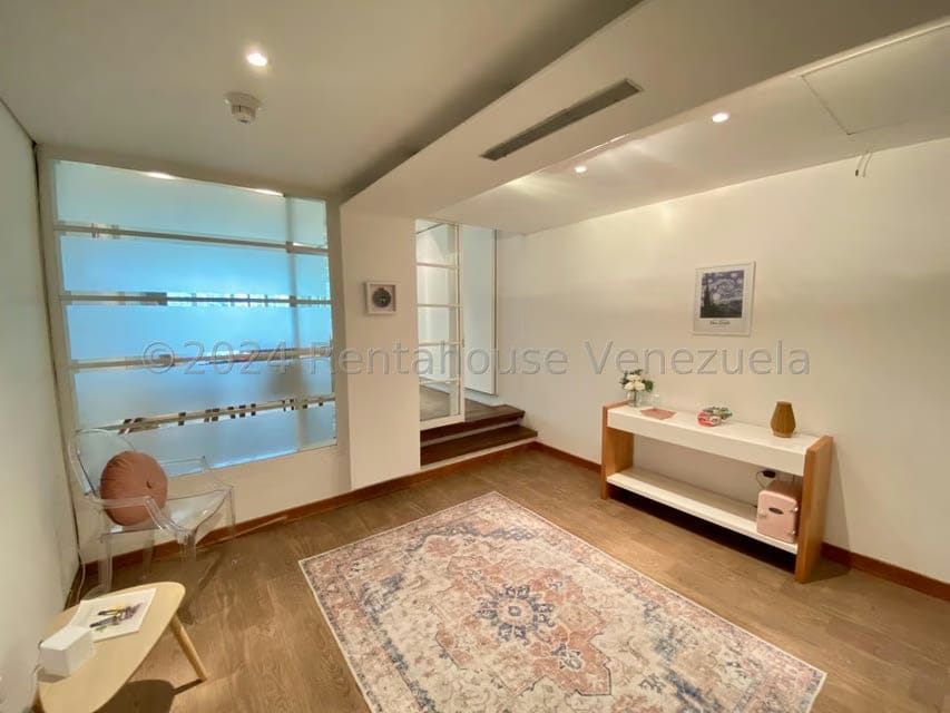 Comercial (Oficina) en Alquiler en Lomas de La Lagunita, Distrito Metropolitano - 4