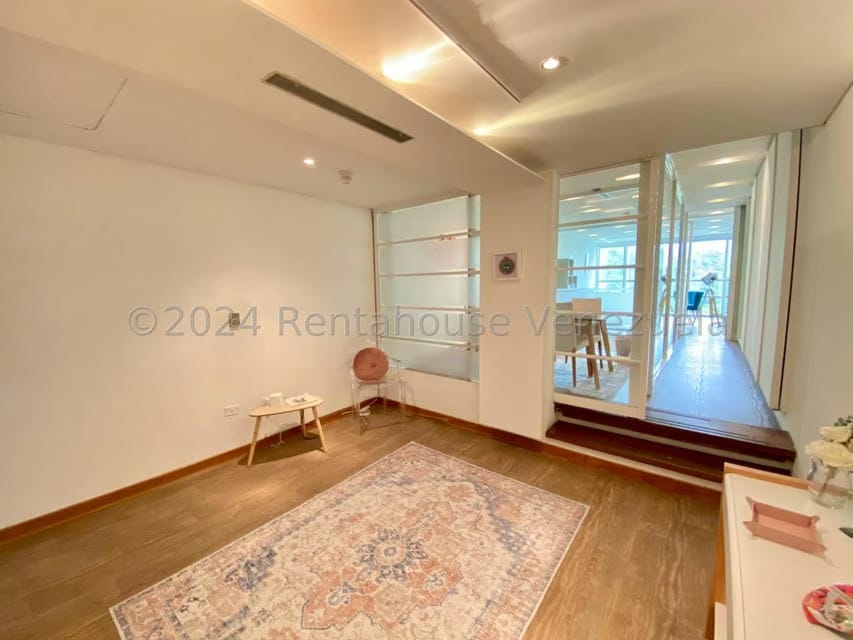 Comercial (Oficina) en Alquiler en Lomas de La Lagunita, Distrito Metropolitano - 5