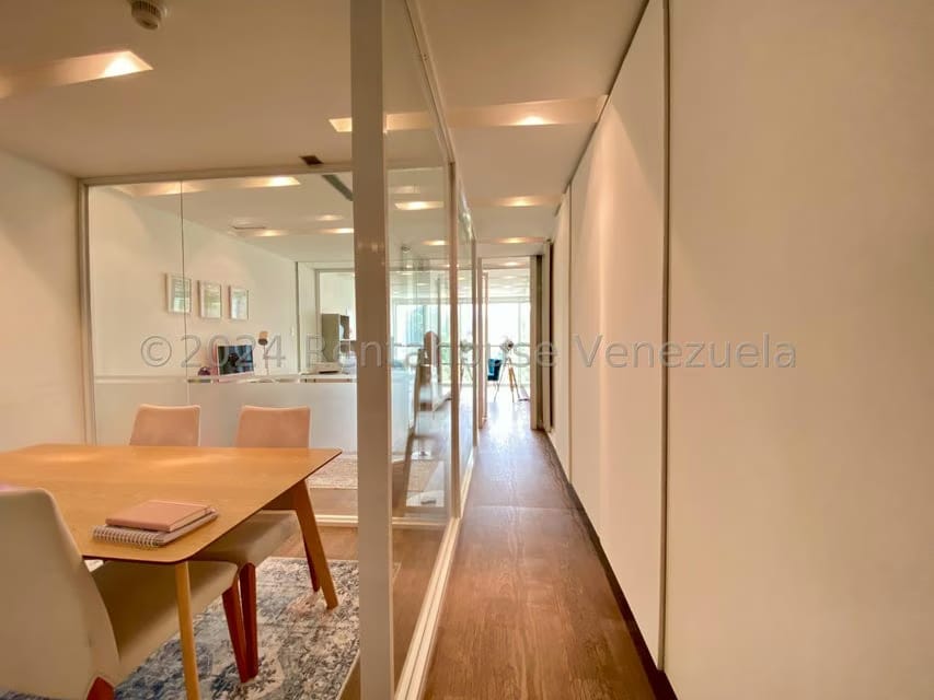 Comercial (Oficina) en Alquiler en Lomas de La Lagunita, Distrito Metropolitano - 6