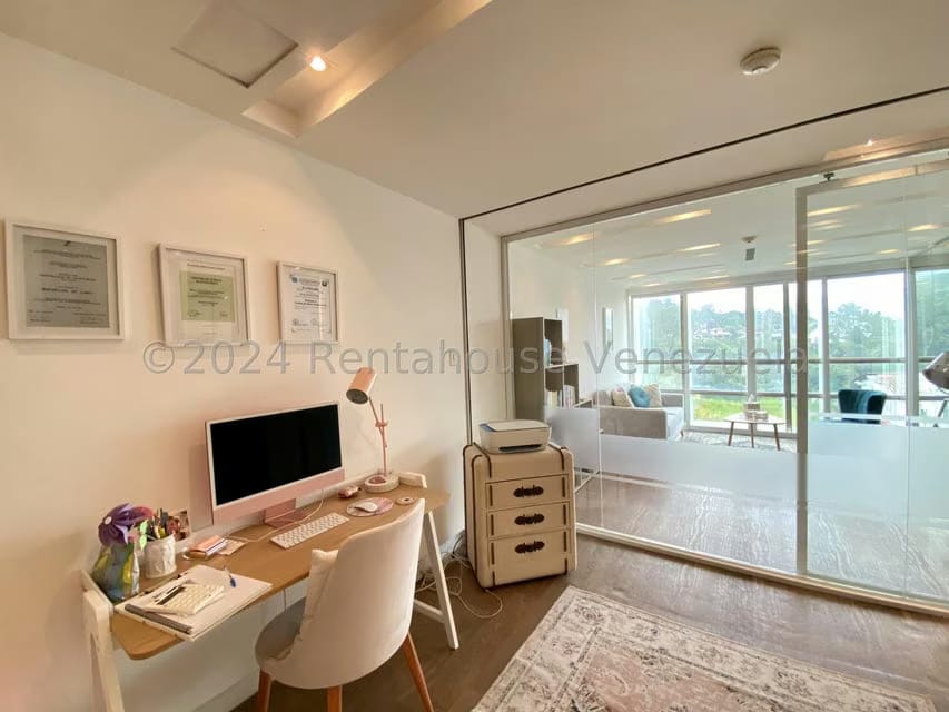Comercial (Oficina) en Alquiler en Lomas de La Lagunita, Distrito Metropolitano - 10