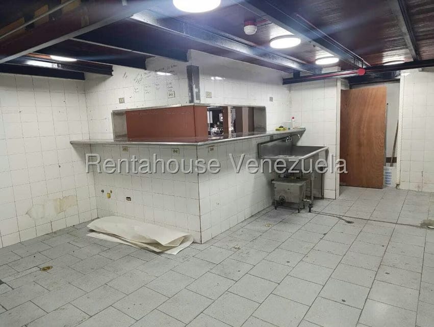 Comercial (Local Comercial) en Alquiler en La Castellana, Distrito Metropolitano - 11
