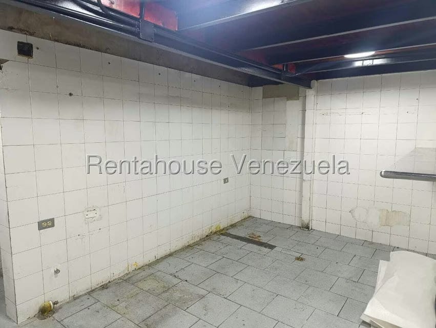 Comercial (Local Comercial) en Alquiler en La Castellana, Distrito Metropolitano - 12