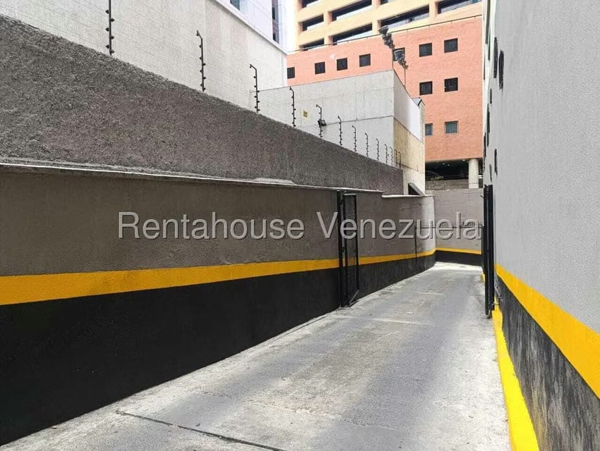 Comercial (Local Comercial) en Alquiler en La Castellana, Distrito Metropolitano - 15