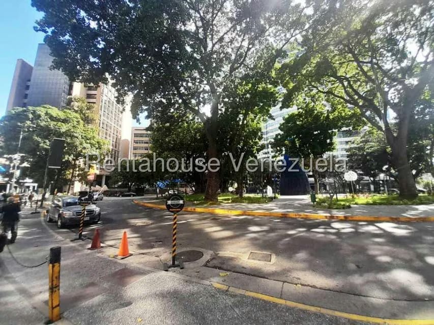 Comercial (Local Comercial) en Alquiler en La Castellana, Distrito Metropolitano - 19