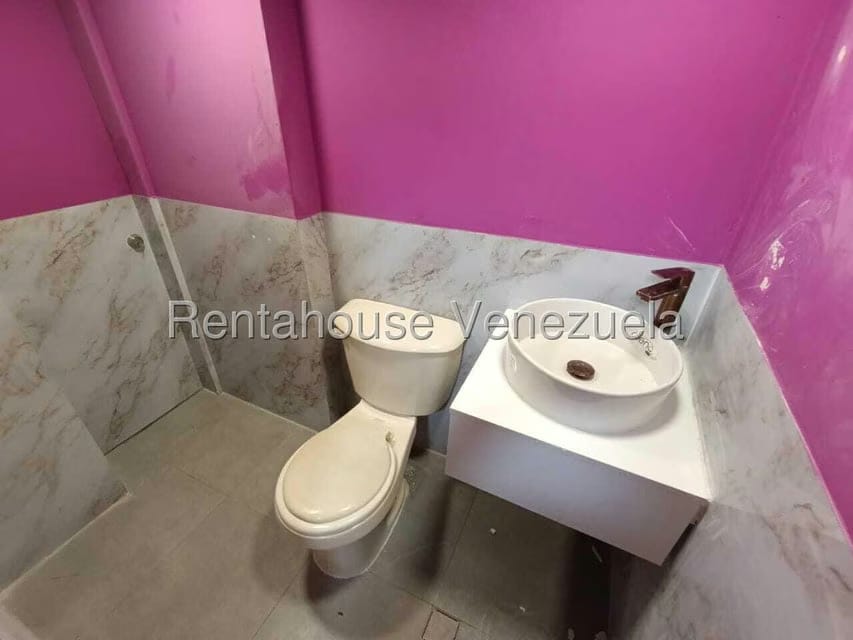 Comercial (Local Comercial) en Alquiler en La Castellana, Distrito Metropolitano - 8