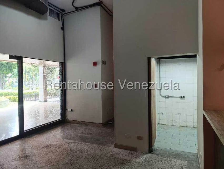 Comercial (Local Comercial) en Alquiler en La Castellana, Distrito Metropolitano - 9