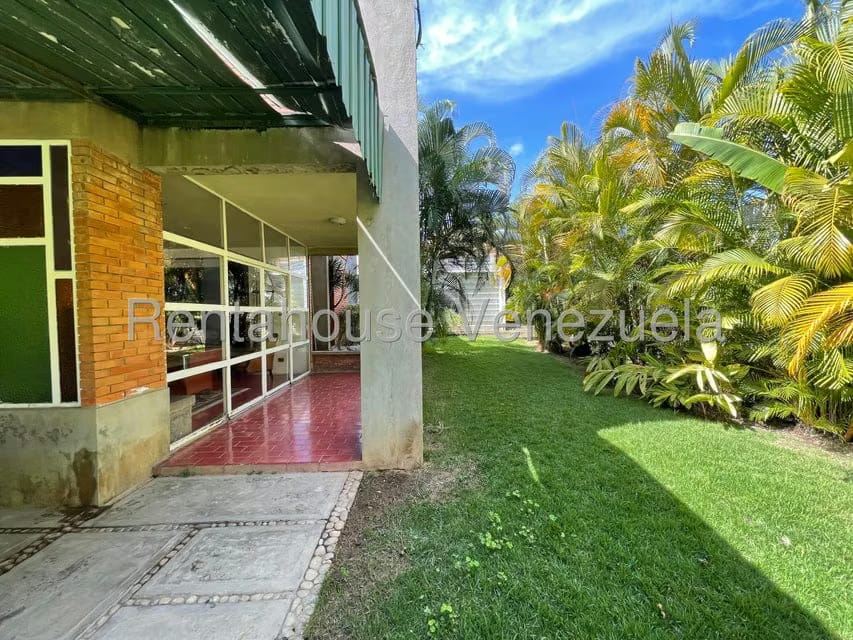 Casa (Multipes Niveles) en Venta en Cumbres de Curumo, Distrito Metropolitano - 12