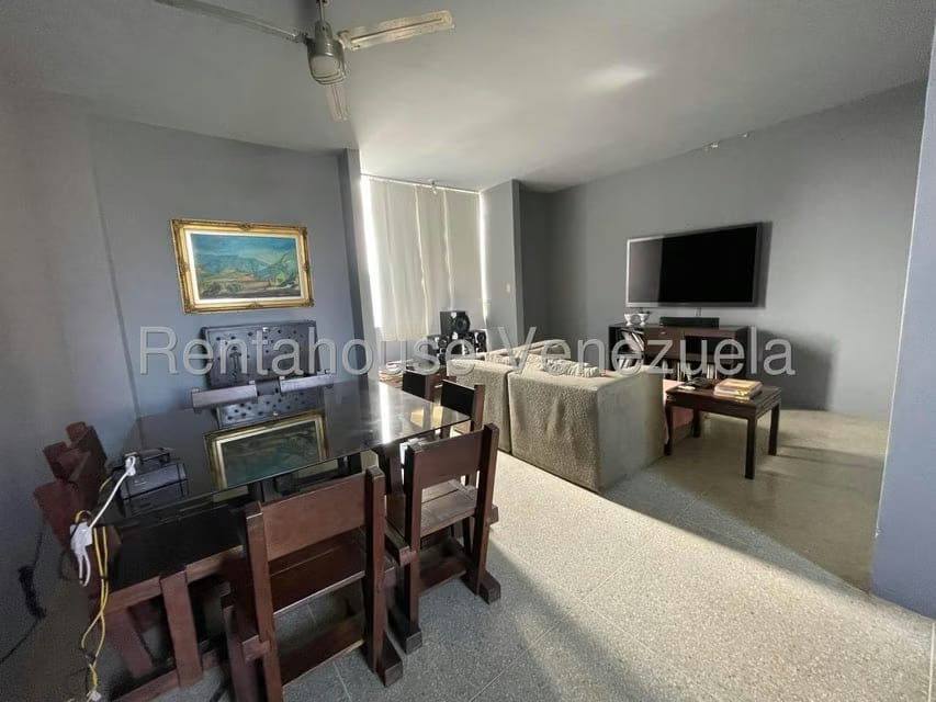 Casa (Multipes Niveles) en Venta en Cumbres de Curumo, Distrito Metropolitano - 17