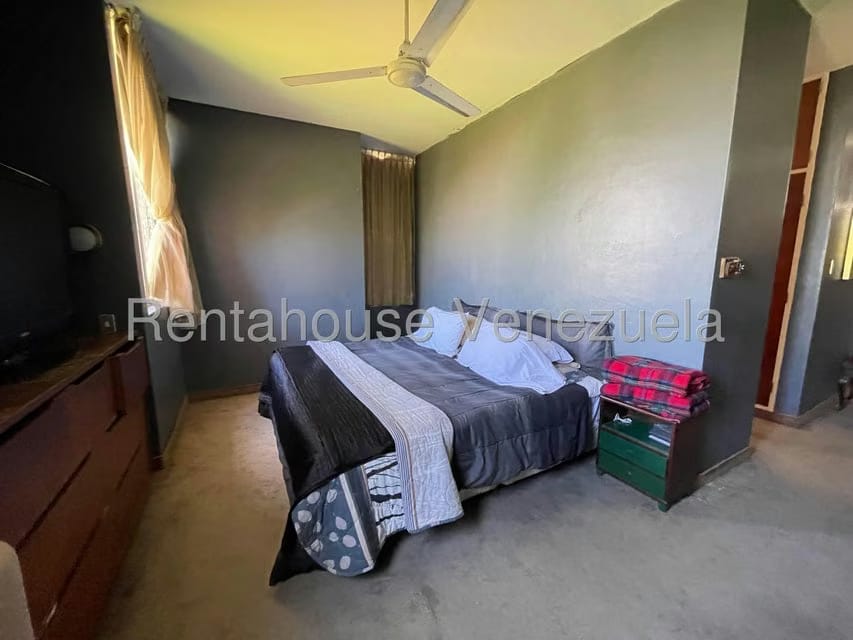 Casa (Multipes Niveles) en Venta en Cumbres de Curumo, Distrito Metropolitano - 21