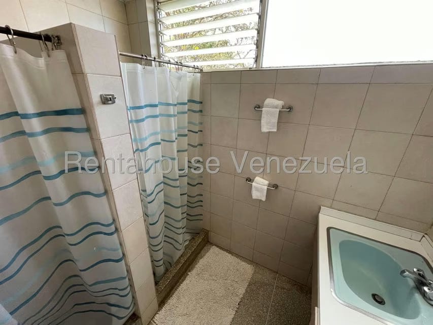 Casa (Multipes Niveles) en Venta en Cumbres de Curumo, Distrito Metropolitano - 29