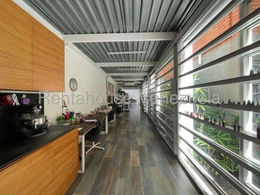Casa (Multipes Niveles) en Venta en Cumbres de Curumo, Distrito Metropolitano - 35