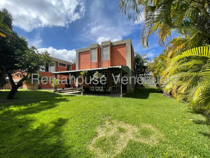 Casa (Multipes Niveles) en Venta en Cumbres de Curumo, Distrito Metropolitano - 37
