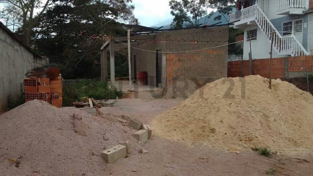 En Venta Terreno con Avances de Construcción
