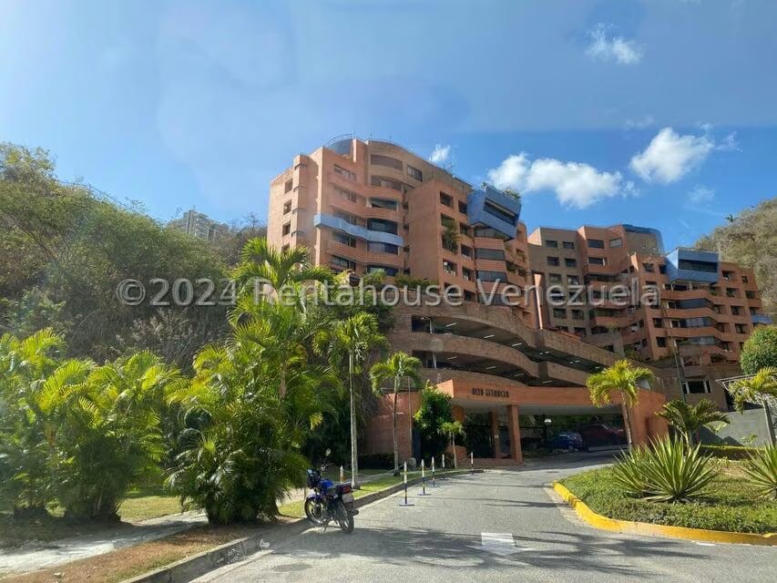 Apartamento (1 Nivel) en Alquiler en Lomas de La Alameda, Distrito Metropolitano