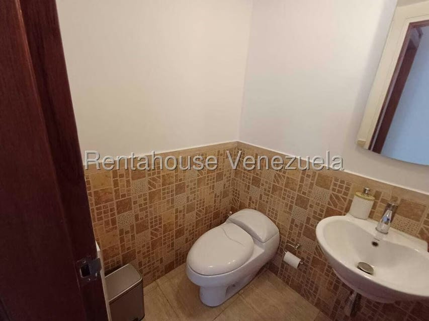Apartamento (1 Nivel) en Alquiler en Lomas de La Alameda, Distrito Metropolitano - 15