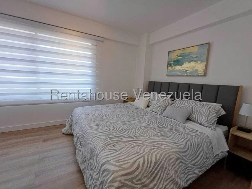 Apartamento (1 Nivel) en Alquiler en Lomas de La Alameda, Distrito Metropolitano - 17