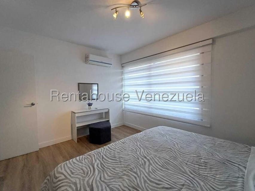 Apartamento (1 Nivel) en Alquiler en Lomas de La Alameda, Distrito Metropolitano - 19