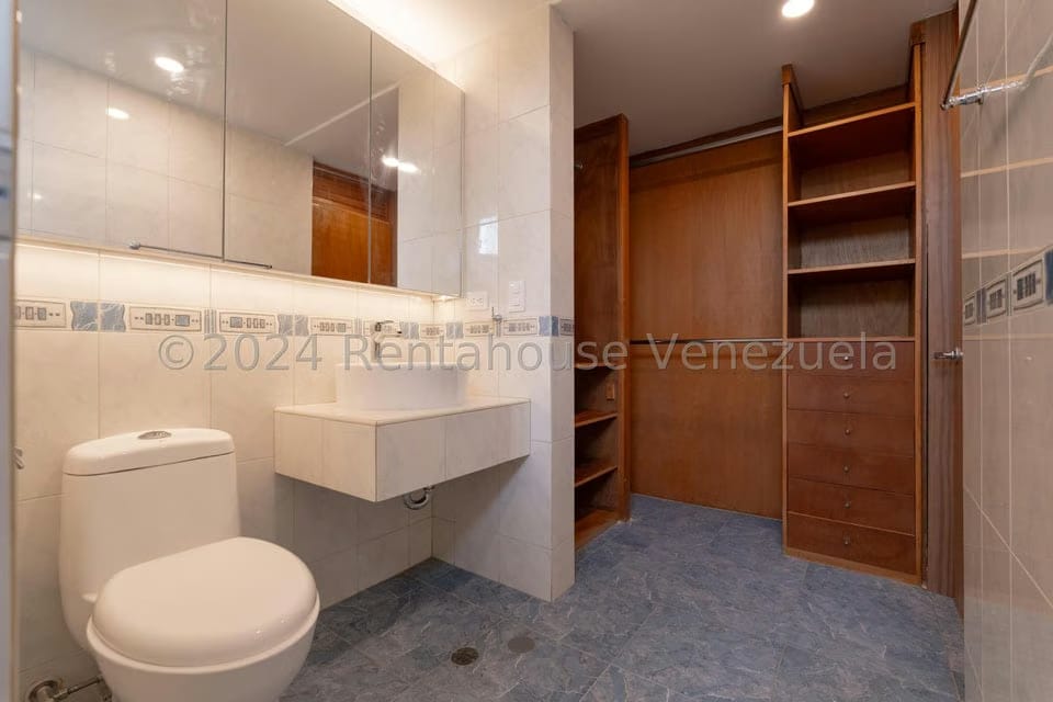 Apartamento (1 Nivel) en Alquiler en Lomas de La Alameda, Distrito Metropolitano - 21