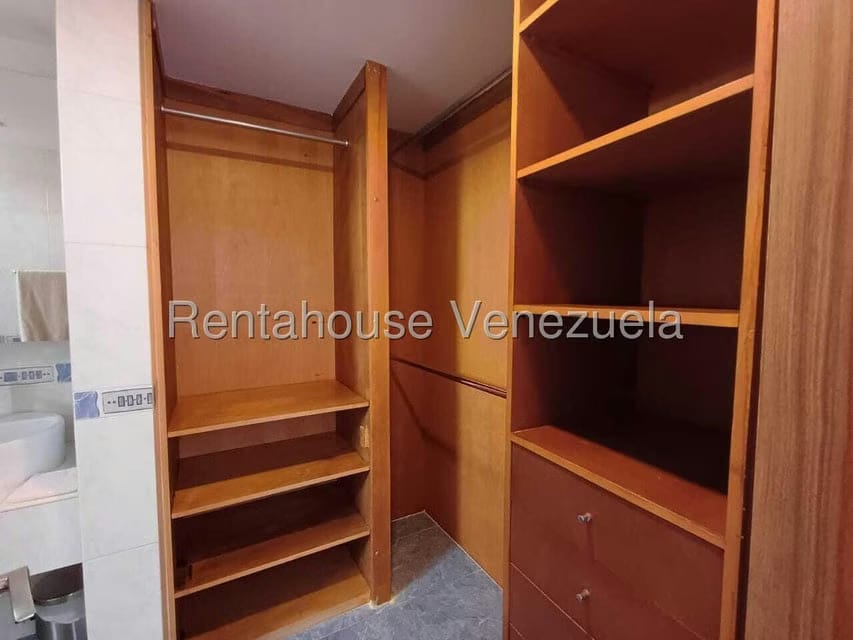 Apartamento (1 Nivel) en Alquiler en Lomas de La Alameda, Distrito Metropolitano - 22