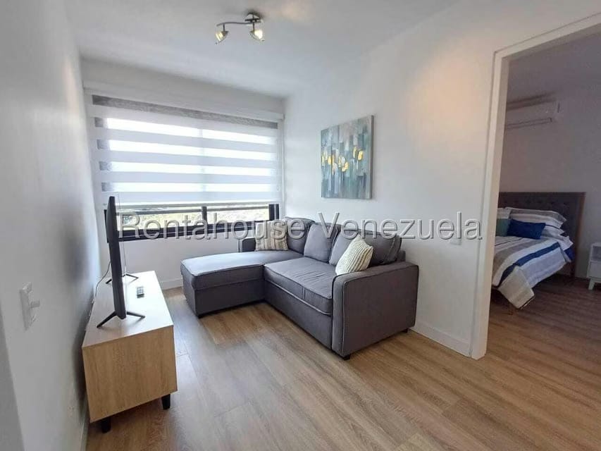 Apartamento (1 Nivel) en Alquiler en Lomas de La Alameda, Distrito Metropolitano - 23