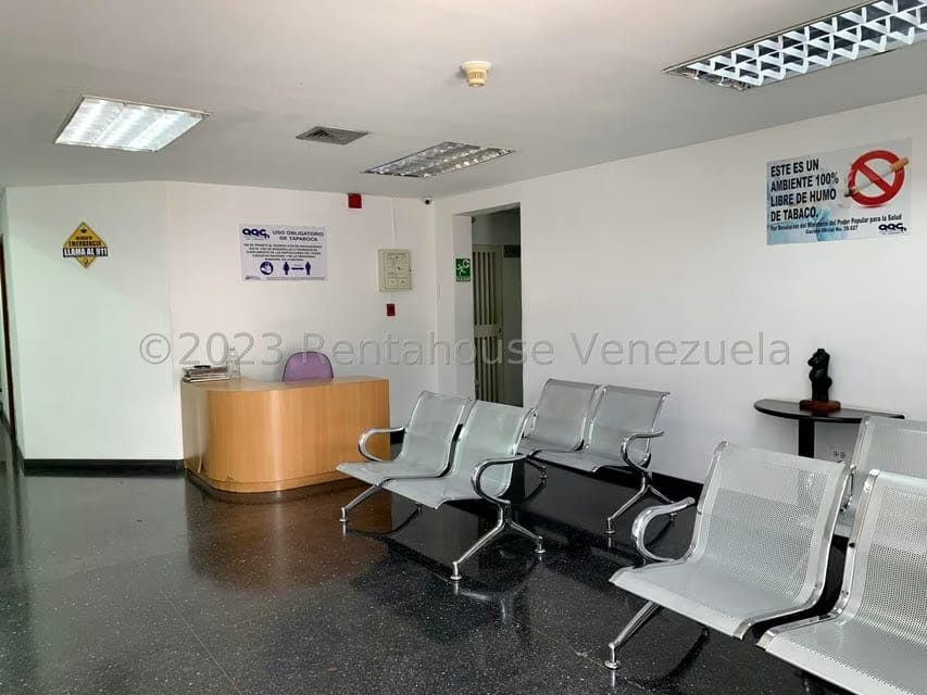 Comercial (Local Comercial) en Venta en Chuao, Distrito Metropolitano - 2