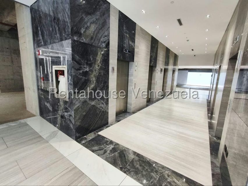 Comercial (Oficina) en Alquiler en Campo Alegre, Distrito Metropolitano - 9