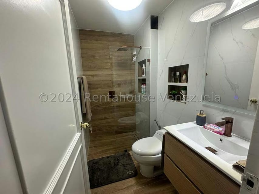 Apartamento (1 Nivel) en Venta en Colinas de La Tahona, Distrito Metropolitano - 24
