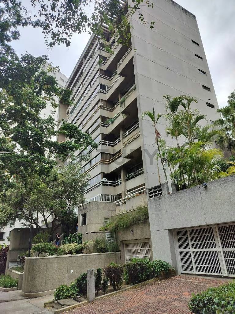 Amplio apartamento ubicado en PB en Los Naranjos del Cafetal