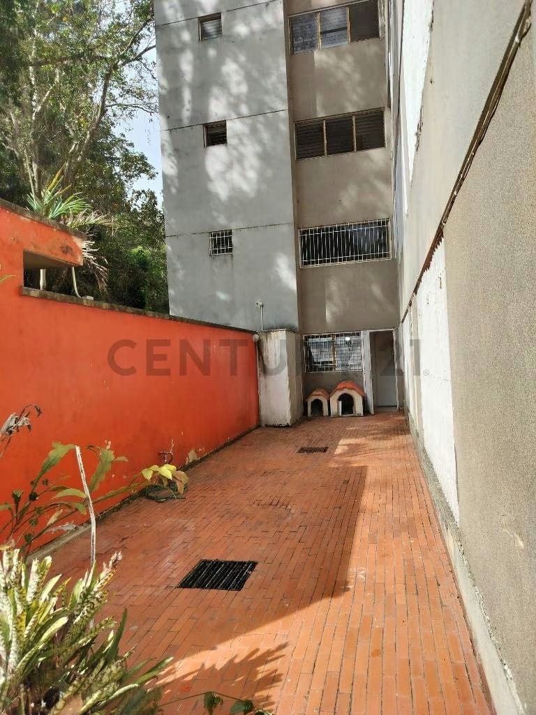 Amplio apartamento ubicado en PB en Los Naranjos del Cafetal - 21