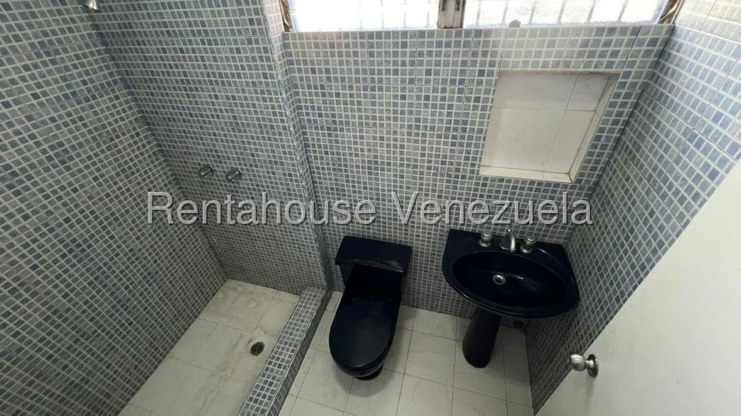 Comercial (Oficina) en Alquiler en Parroquia La Candelaria, Distrito Metropolitano - 12
