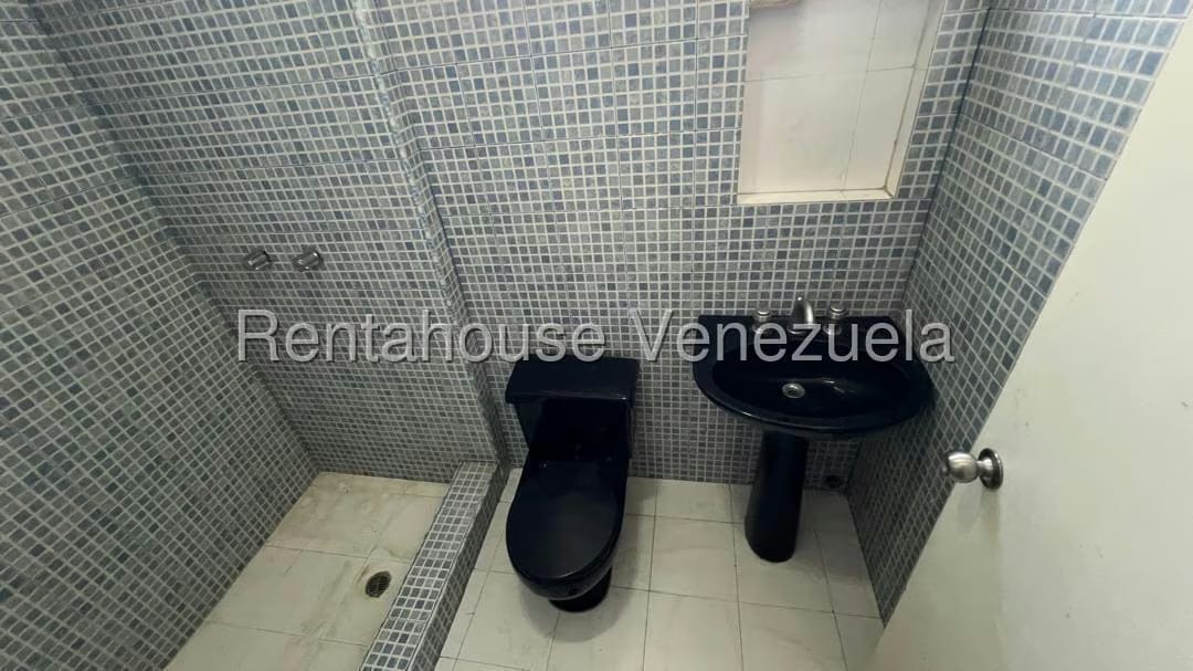 Comercial (Oficina) en Alquiler en Parroquia La Candelaria, Distrito Metropolitano - 13