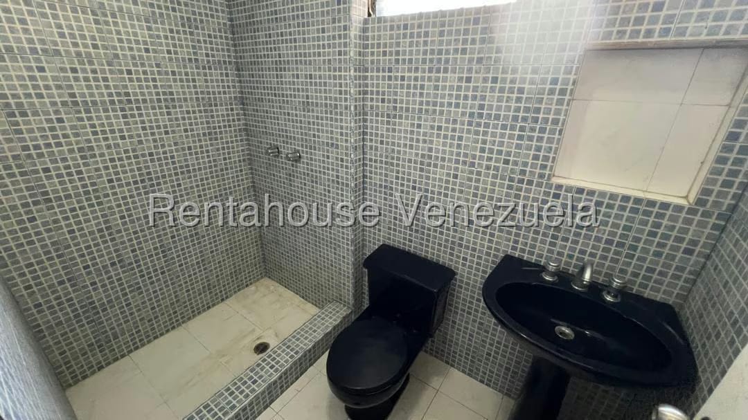 Comercial (Oficina) en Alquiler en Parroquia La Candelaria, Distrito Metropolitano - 3
