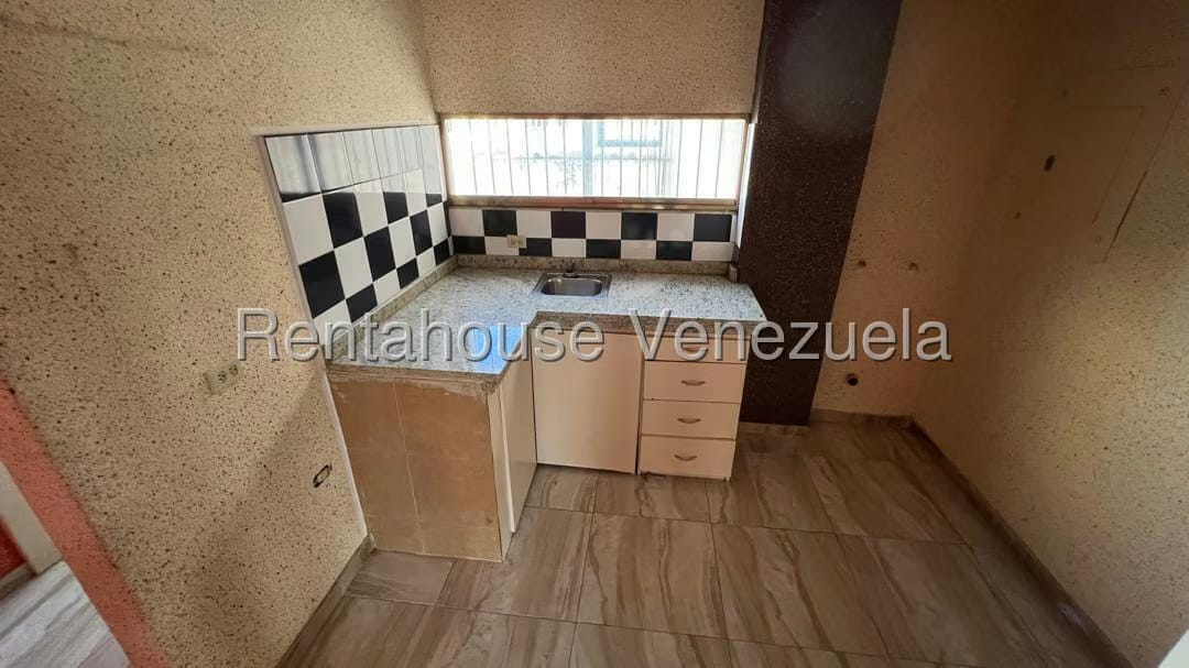 Comercial (Oficina) en Alquiler en Parroquia La Candelaria, Distrito Metropolitano - 4