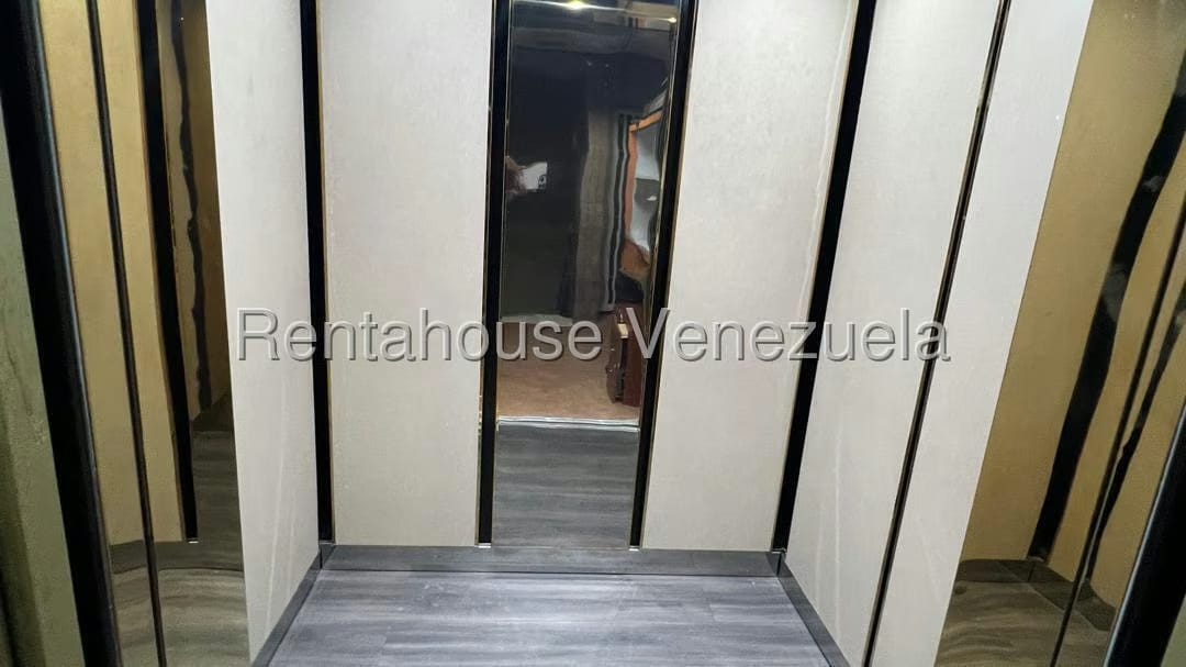 Comercial (Oficina) en Alquiler en Parroquia La Candelaria, Distrito Metropolitano - 9
